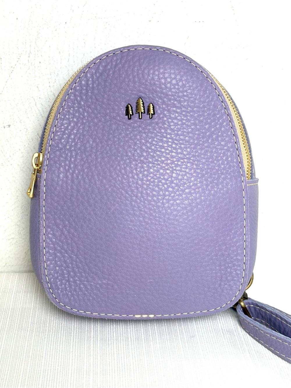 PORTLAND LEATHER GOODS Sydney Sling Bag Wisteria